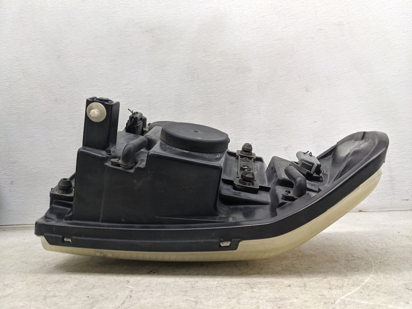 2002-2009 Gmc Envoy Driver Left Oem Head Light Headlight Lamp 1139042 - Oemusedautoparts1.com