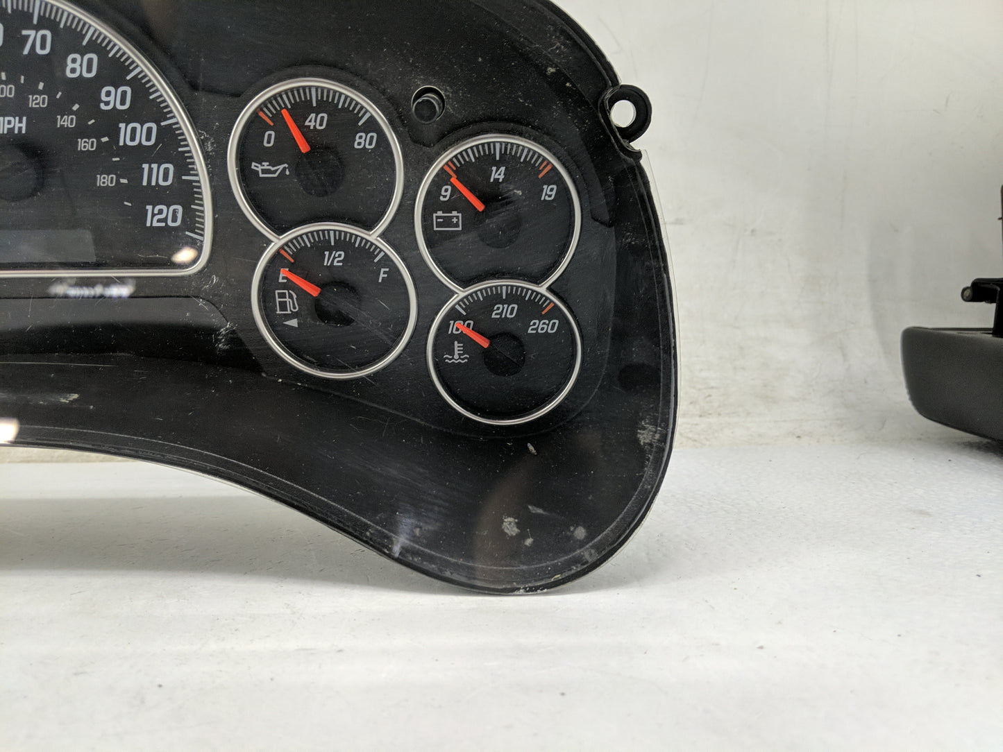 2005 Gmc Envoy Instrument Cluster Speedometer Gauges Miles:177K Fits OEM Used Auto Parts - Oemusedautoparts1.com