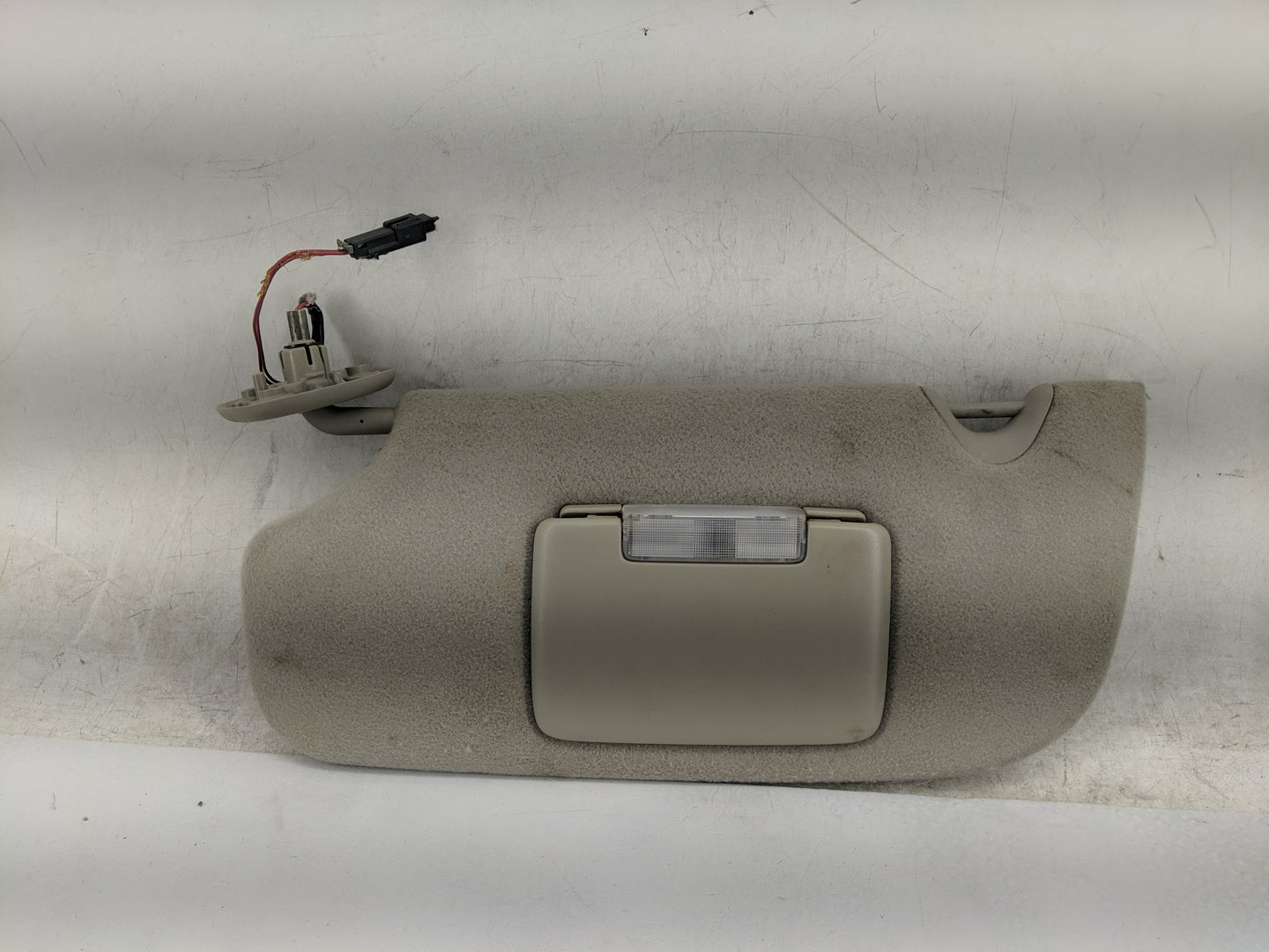 2005-2007 Gmc Envoy Sun Visor Shade Replacement Passenger Right Mirror Fits Fits 2005 2006 2007 OEM Used Auto Parts - Oemuse