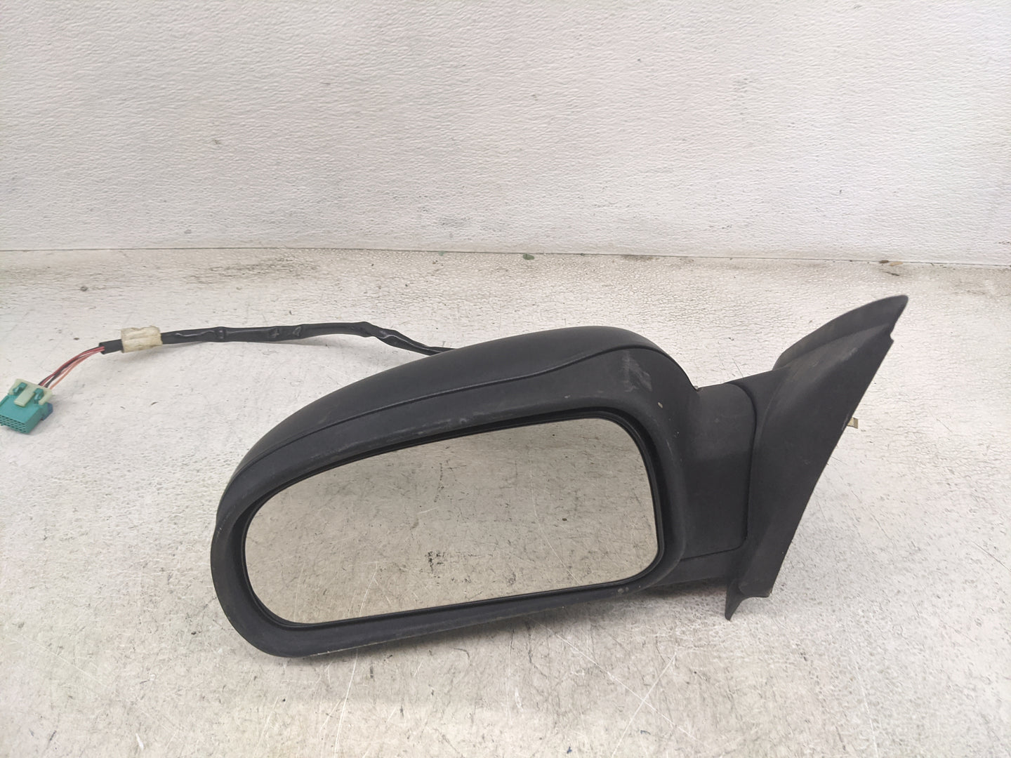 2002-2009 Gmc Envoy Driver Side View Mirror - Left Door Mirror OEM Used - Oemusedautoparts1.com
