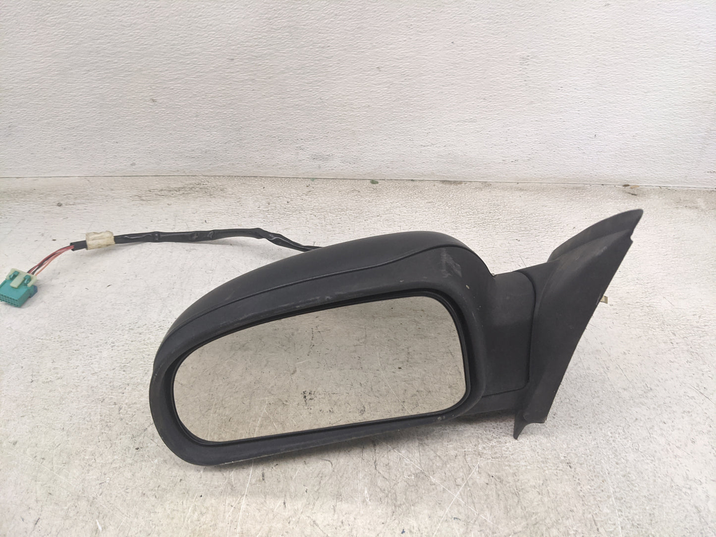 2002-2009 Gmc Envoy Driver Side View Mirror - Left Door Mirror OEM Used - Oemusedautoparts1.com
