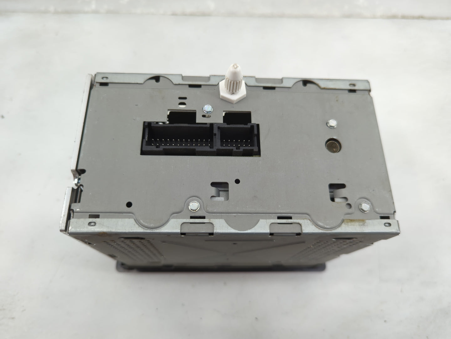 2005-2009 Gmc Envoy Radio AM FM Cd Player Receiver Replacement Fits Fits 2005 2006 2007 2008 2009 OEM Used Auto Parts - Oemu