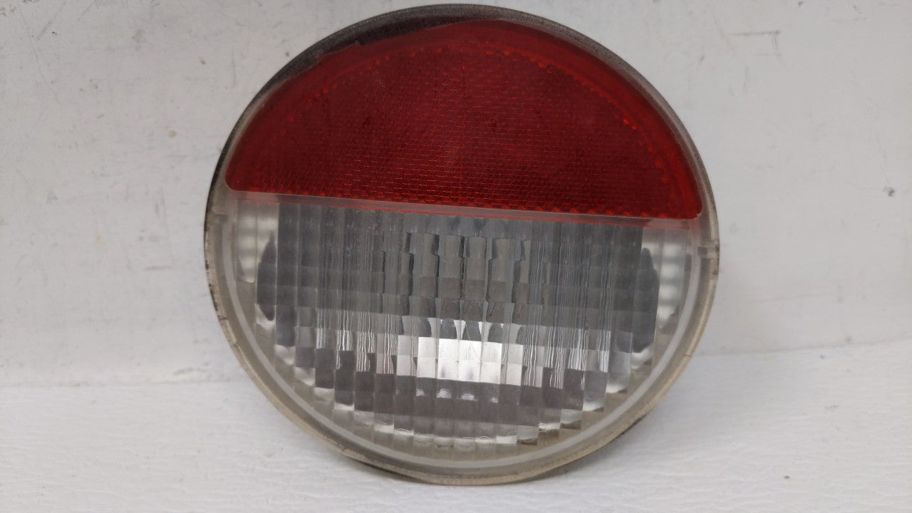 2005 Gmc Envoy Passenger Right Side Tail Light Taillight Oem - Oemusedautoparts1.com