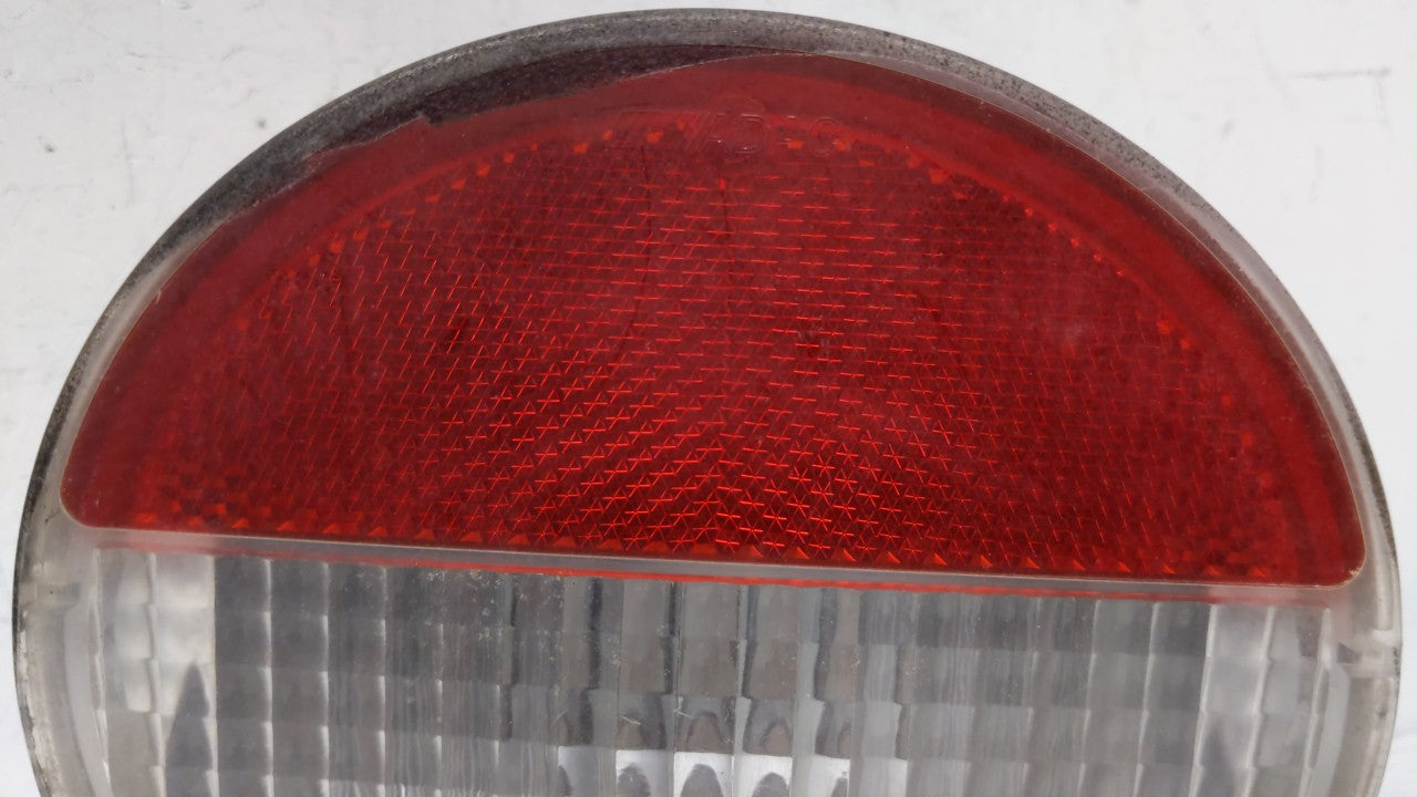 2005 Gmc Envoy Passenger Right Side Tail Light Taillight Oem - Oemusedautoparts1.com