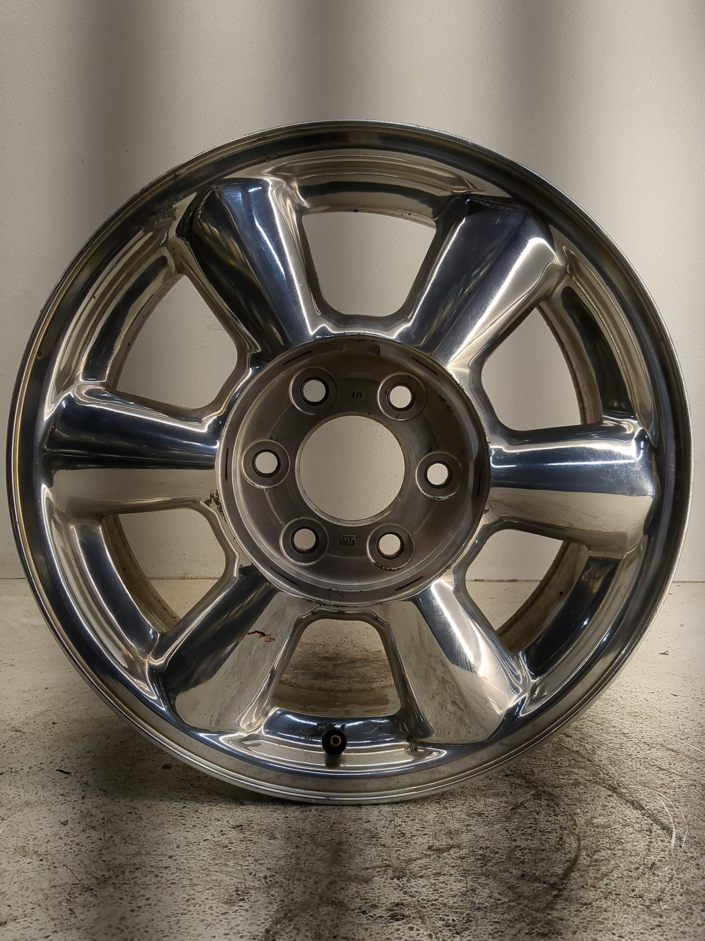 2002-2007 Gmc Envoy Oem Wheel Rim 1356571 - Oemusedautoparts1.com