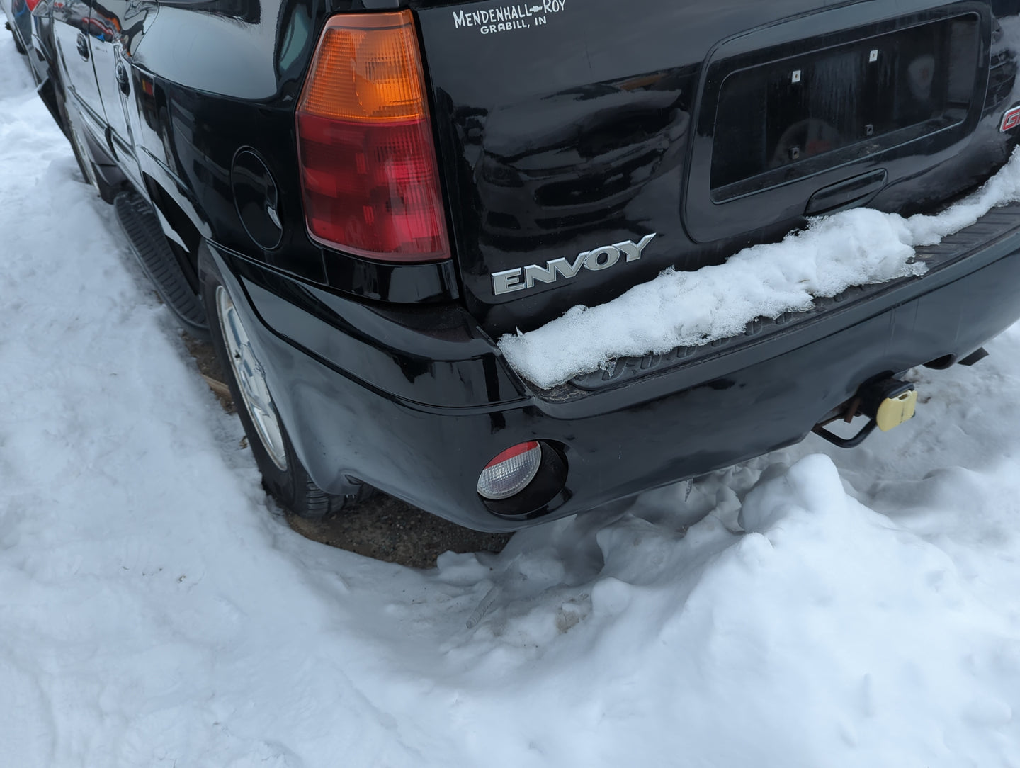 2002-2009 Gmc Envoy Rear Bumper Assembly Oem 1362403 - Oemusedautoparts1.com