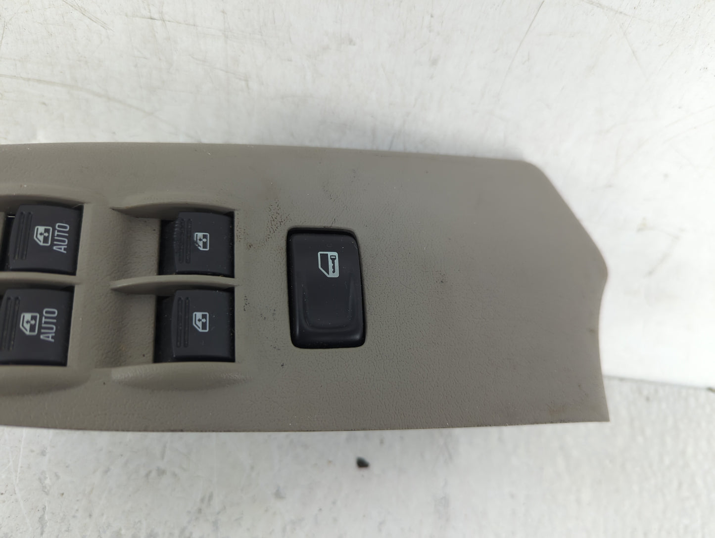 2002-2005 Gmc Envoy Master Power Window Switch Replacement Driver Side Left P/N:25867005 Fits Fits 2002 2003 2004 2005 OEM U