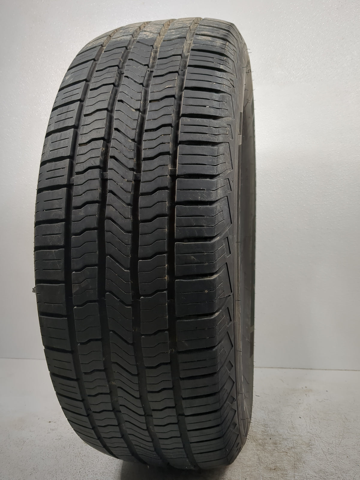 Used Tire 245/65R17 MASTERCRAFT STRATUS HT 107T - Tread Depth 6/32 - Oemusedautoparts1.com