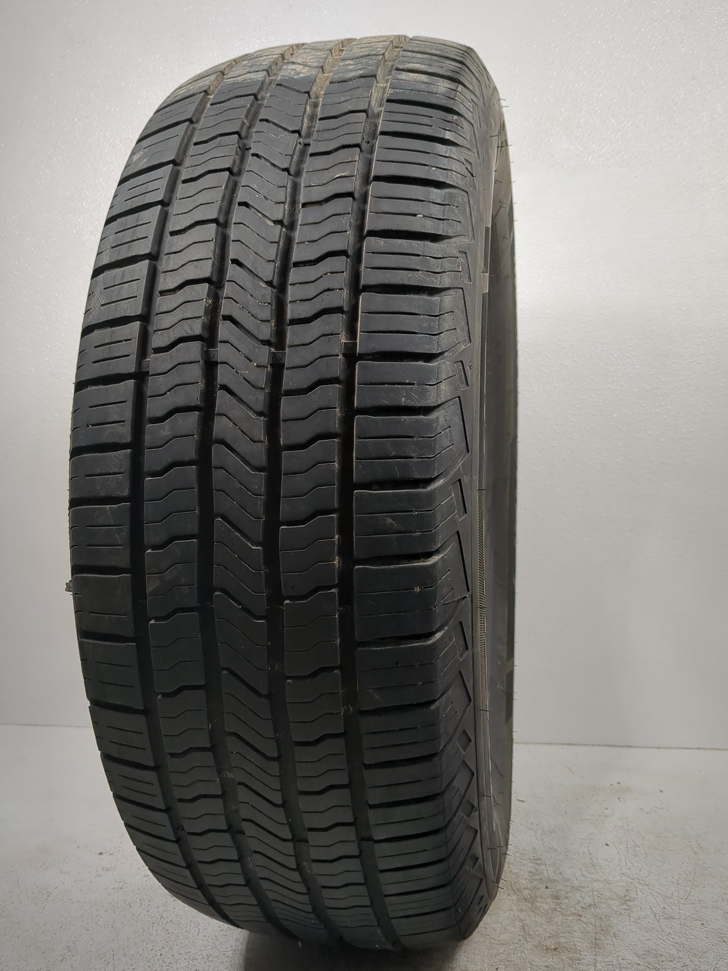 Used Tire 245/65R17 MASTERCRAFT STRATUS HT 107T - Tread Depth 6/32 - Oemusedautoparts1.com