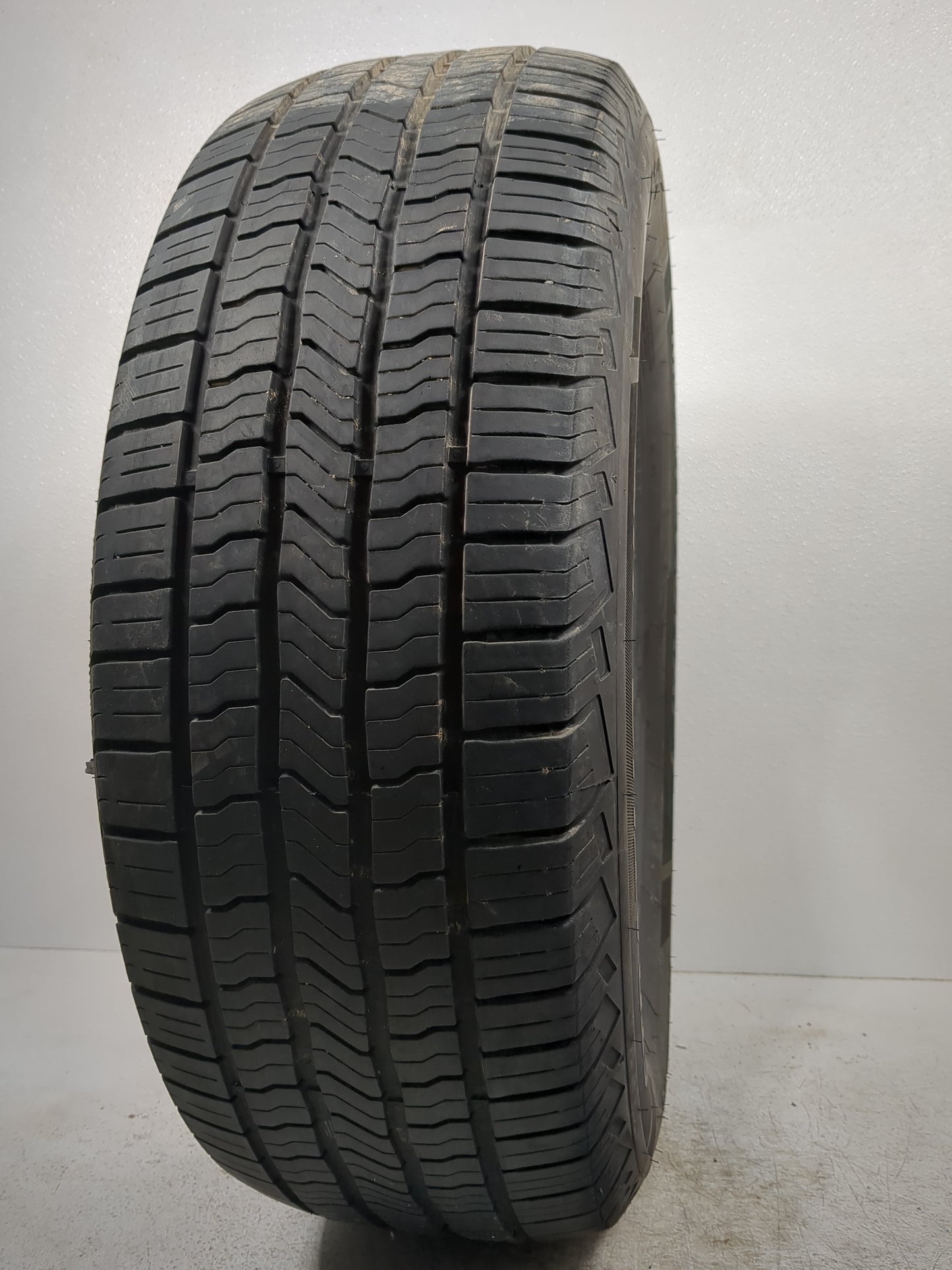 Used Tire 245/65R17 MASTERCRAFT STRATUS HT 107T - Tread Depth 6/32 - Oemusedautoparts1.com