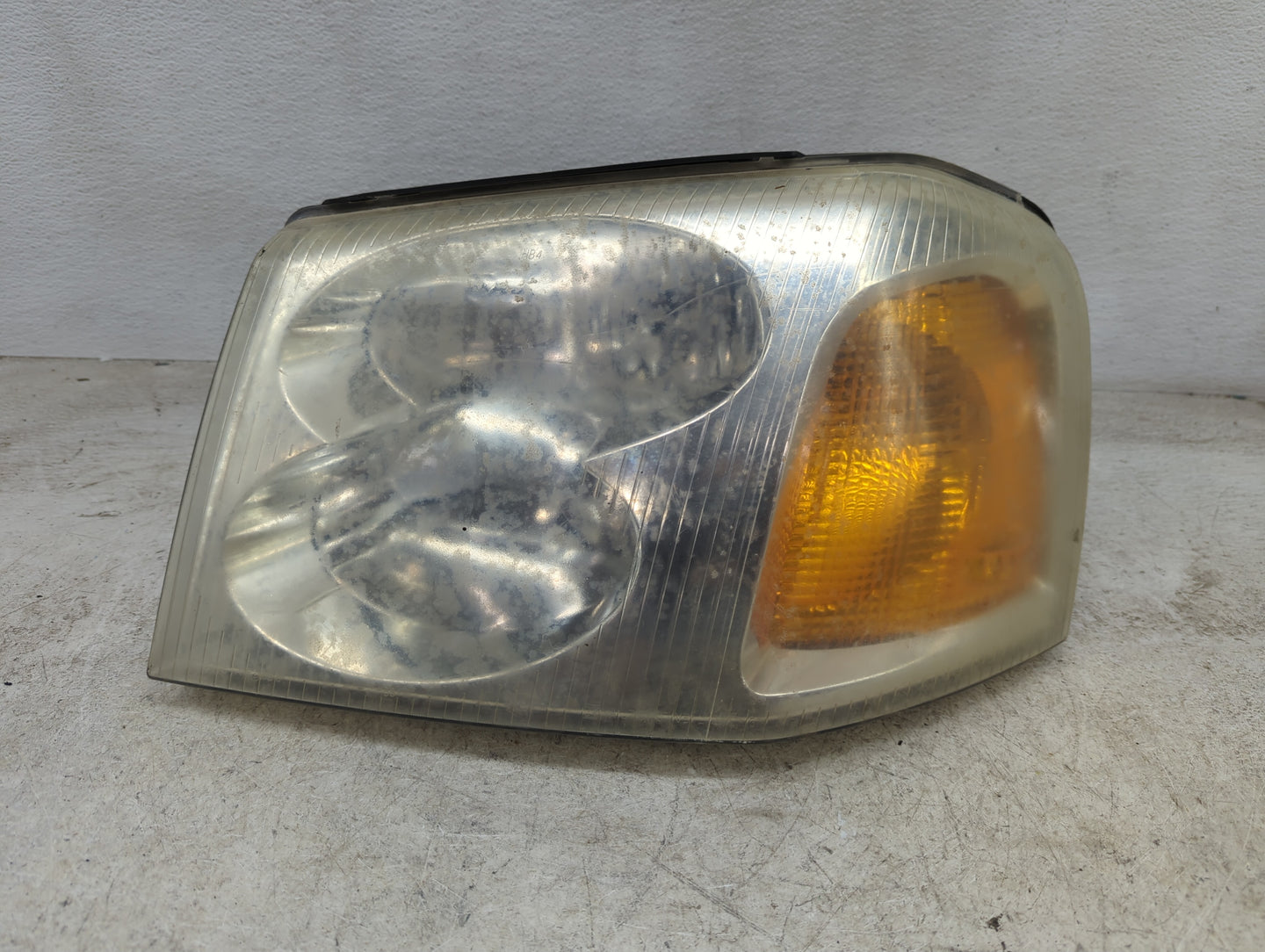2002-2009 Gmc Envoy Driver Left Oem Head Light Headlight Lamp - Oemusedautoparts1.com