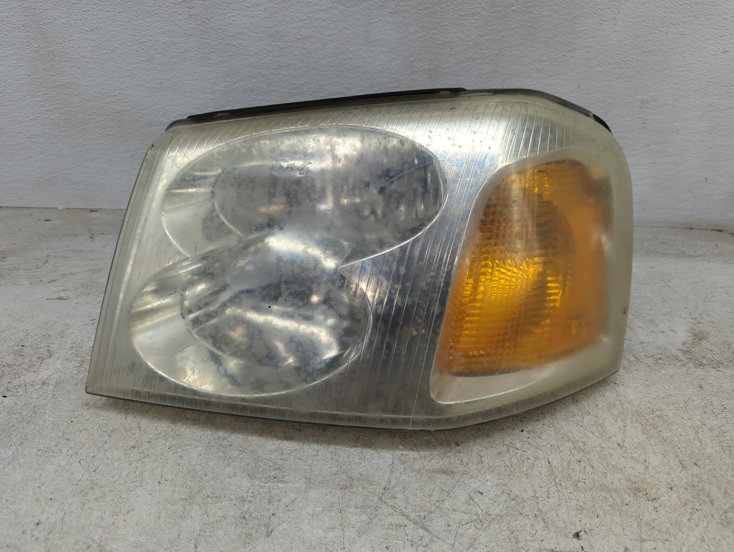 2002-2009 Gmc Envoy Driver Left Oem Head Light Headlight Lamp - Oemusedautoparts1.com