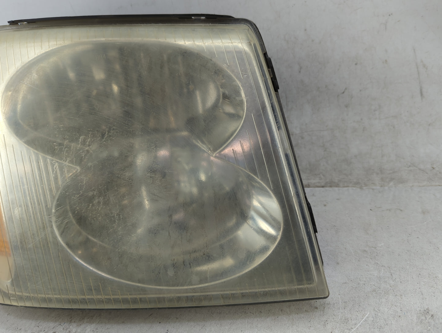 2002-2009 Gmc Envoy Passenger Right Oem Head Light Headlight Lamp - Oemusedautoparts1.com