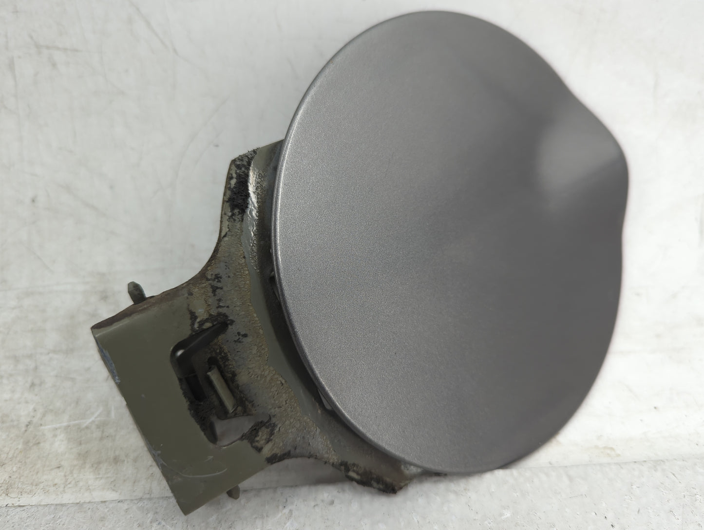 2005 Gmc Envoy Fuel Tank Door Lid Gas Tank Grey - Oemusedautoparts1.com