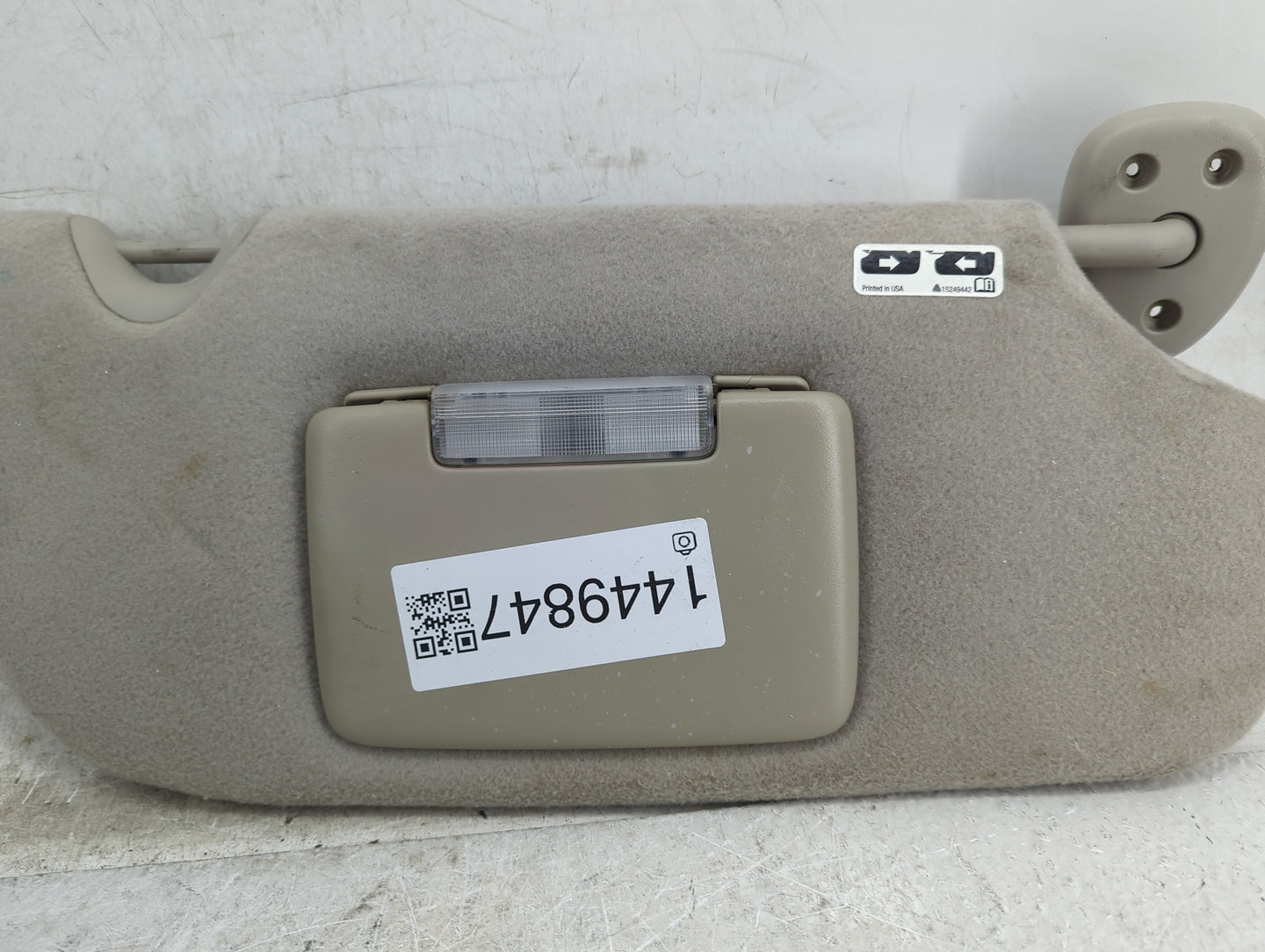 2005-2007 Gmc Envoy Sun Visor Shade Replacement Passenger Right Mirror Fits Fits 2005 2006 2007 OEM Used Auto Parts - Oemuse