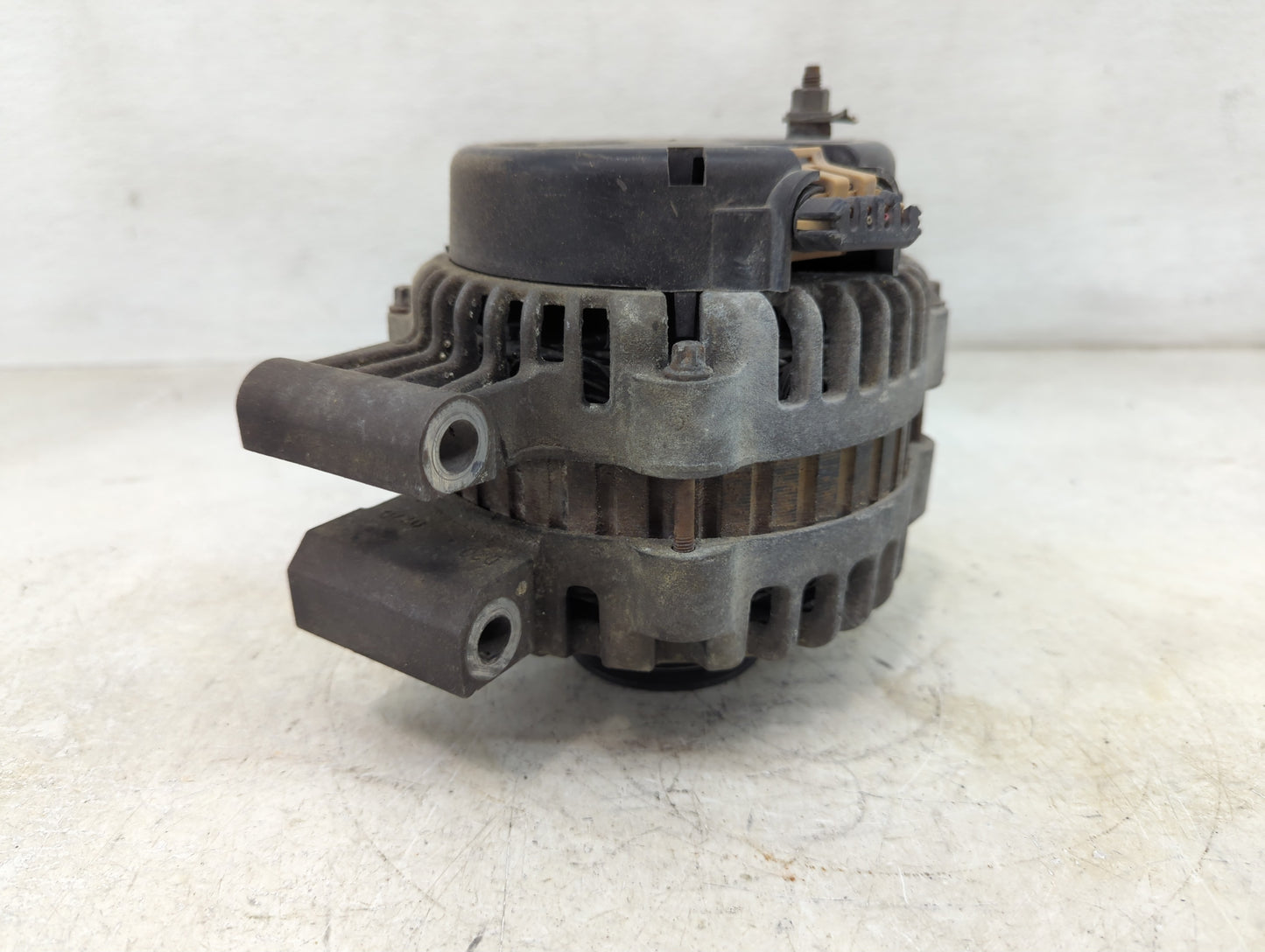 2002-2005 Gmc Envoy Alternator Replacement Generator Charging Assembly Engine OEM Fits Fits 2002 2003 2004 2005 OEM Used Aut
