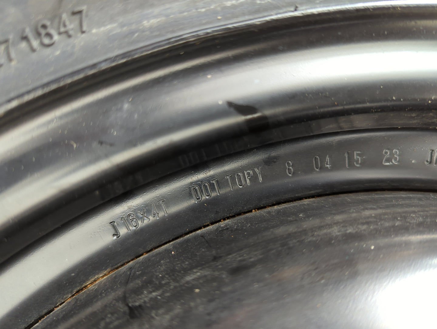 2002-2009 Gmc Envoy Spare Donut Tire Wheel Rim Oem - Oemusedautoparts1.com
