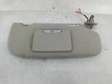 2005-2007 Gmc Envoy Sun Visor Shade Replacement Passenger Right Mirror Fits Fits 2005 2006 2007 OEM Used Auto Parts - Oemuse