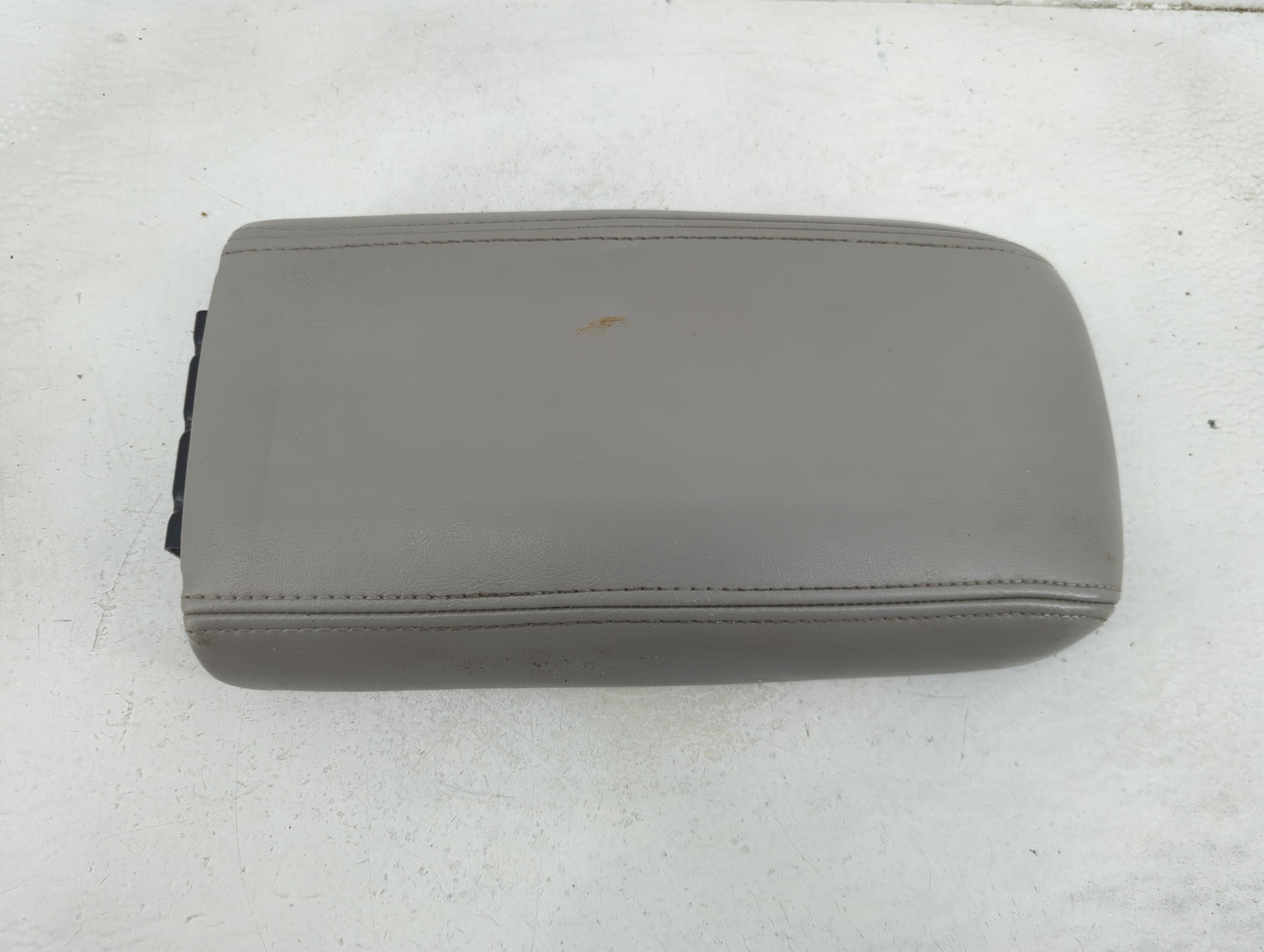 2005 Gmc Envoy Center Console Armrest Cover Lid Fits OEM Used Auto Parts - Oemusedautoparts1.com