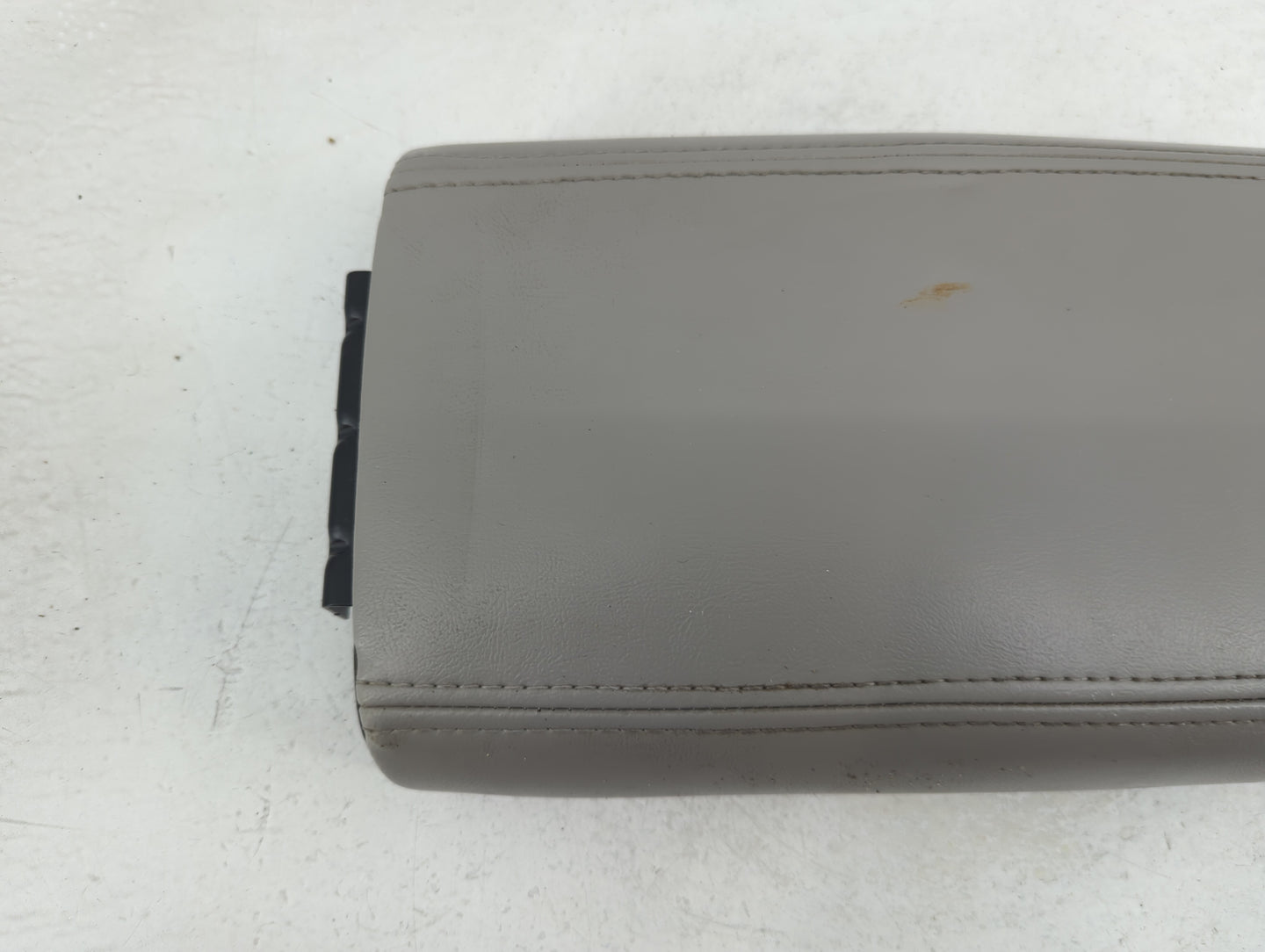 2005 Gmc Envoy Center Console Armrest Cover Lid Fits OEM Used Auto Parts - Oemusedautoparts1.com