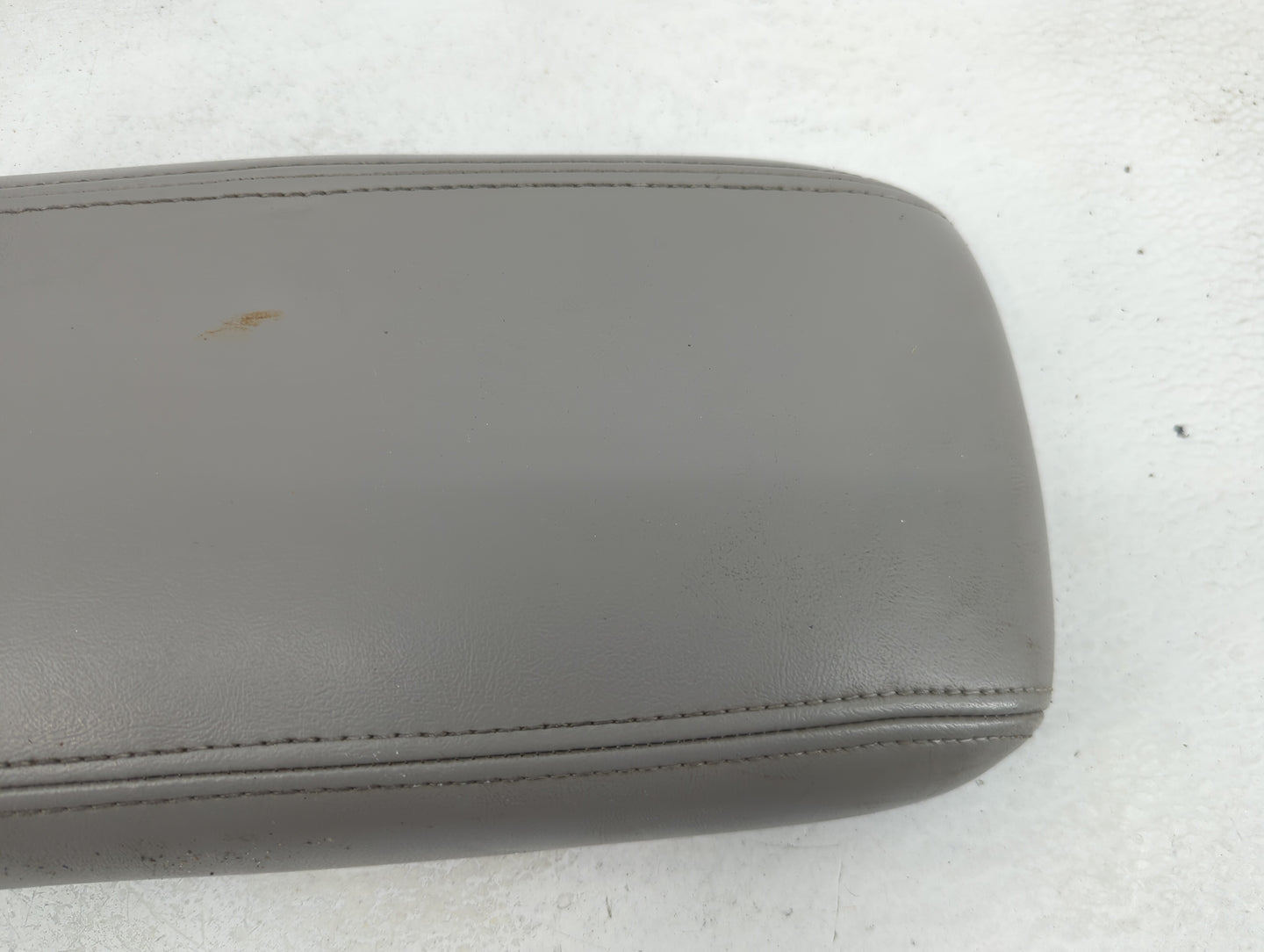 2005 Gmc Envoy Center Console Armrest Cover Lid Fits OEM Used Auto Parts - Oemusedautoparts1.com