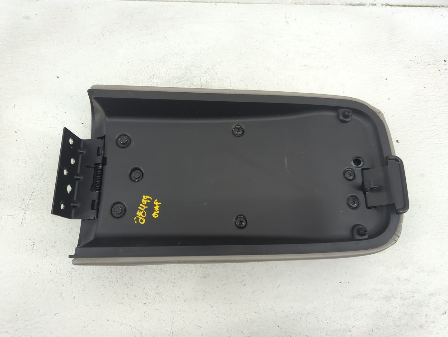 2005 Gmc Envoy Center Console Armrest Cover Lid Fits OEM Used Auto Parts - Oemusedautoparts1.com