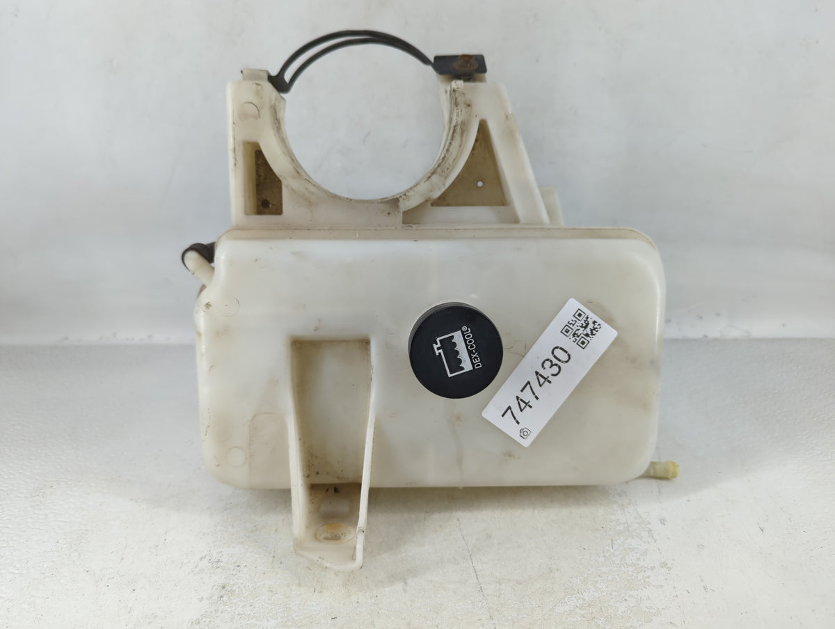 2002-2006 Gmc Envoy Xl Radiator Coolant Overflow Expansion Tank Bottle 747430 - Oemusedautoparts1.com