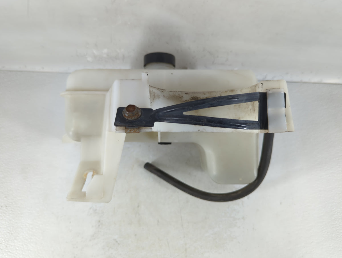 2002-2006 Gmc Envoy Xl Radiator Coolant Overflow Expansion Tank Bottle 747430 - Oemusedautoparts1.com