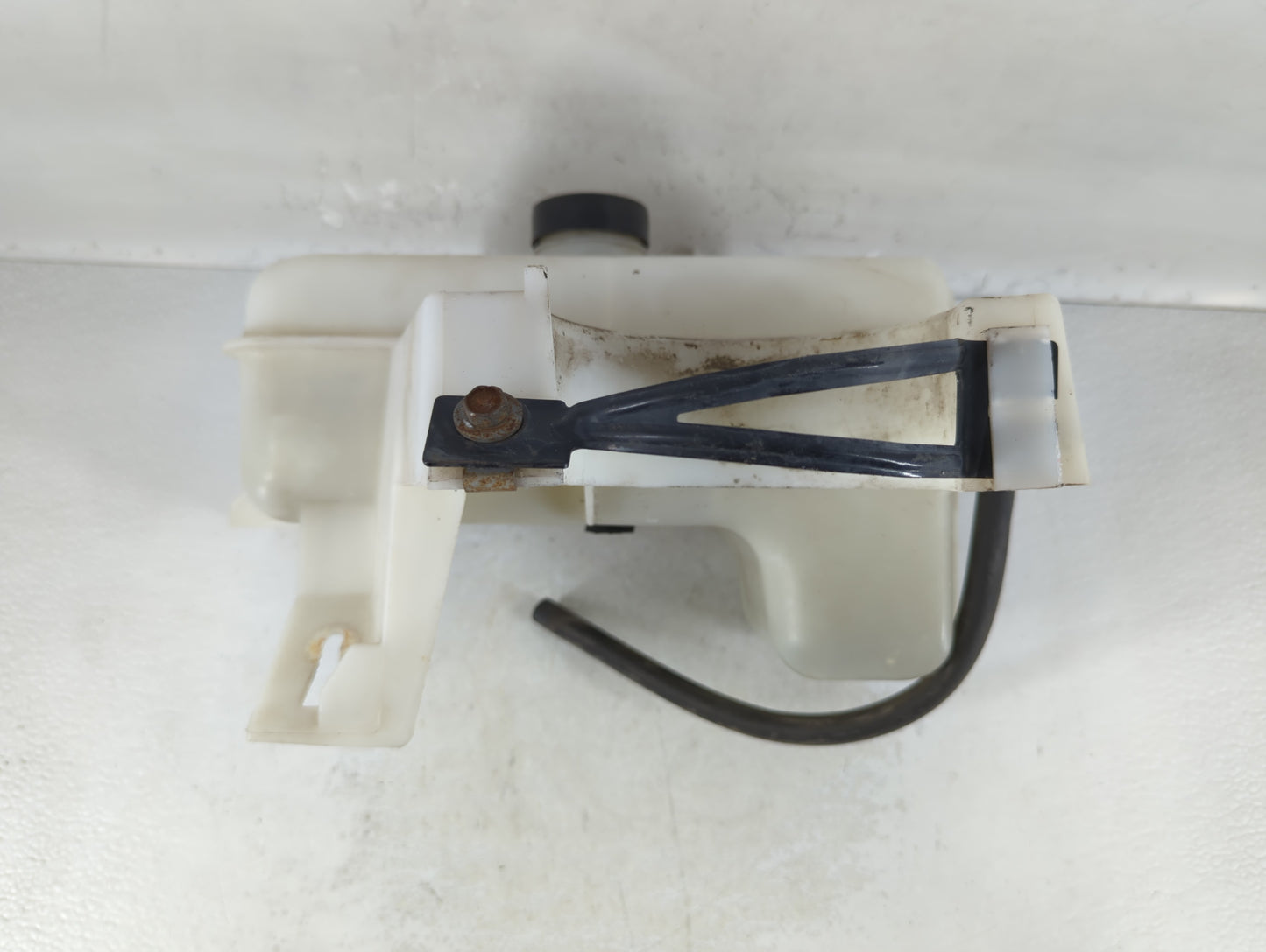 2002-2006 Gmc Envoy Xl Radiator Coolant Overflow Expansion Tank Bottle 747430 - Oemusedautoparts1.com