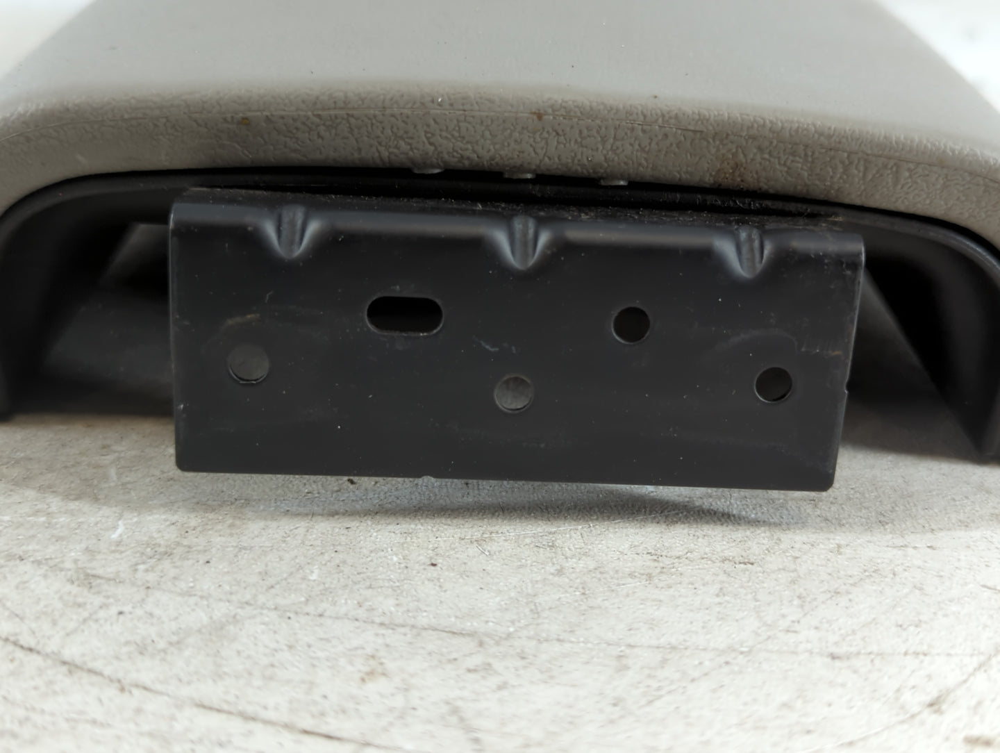 2005 Gmc Envoy Xl Center Console Armrest Cover Lid Fits OEM Used Auto Parts - Oemusedautoparts1.com