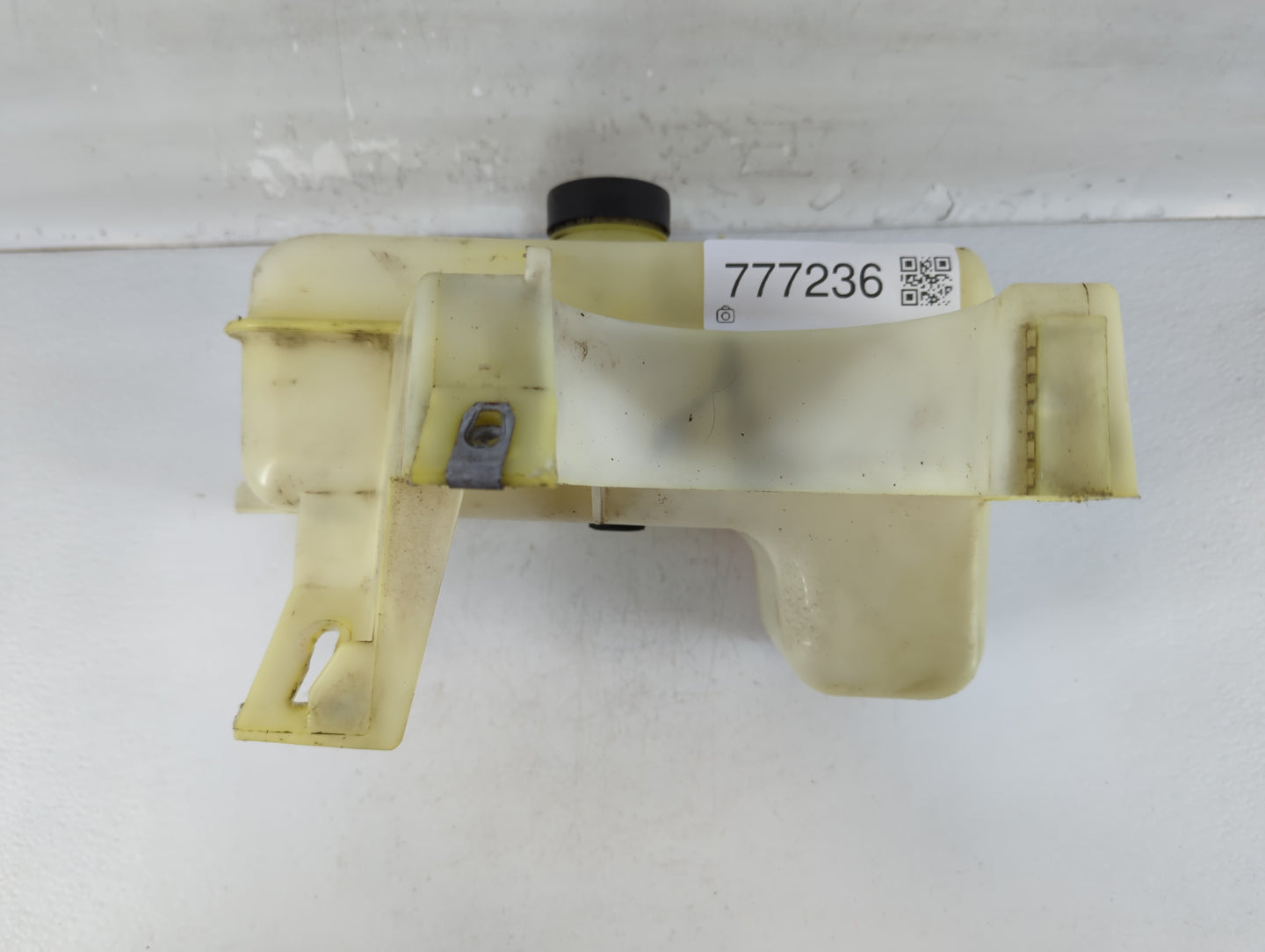2002-2006 Gmc Envoy Xl Radiator Coolant Overflow Expansion Tank Bottle - Oemusedautoparts1.com