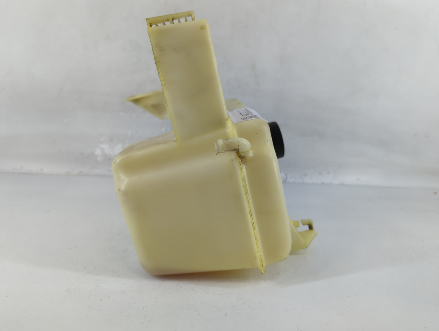 2002-2006 Gmc Envoy Xl Radiator Coolant Overflow Expansion Tank Bottle - Oemusedautoparts1.com