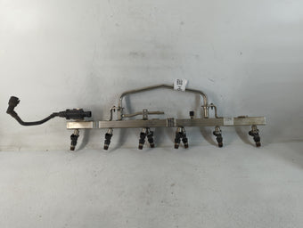 compare product 2005 Gmc Envoy Xl Fuel Injectors P/N:12587390 Fits OEM Used Auto Parts