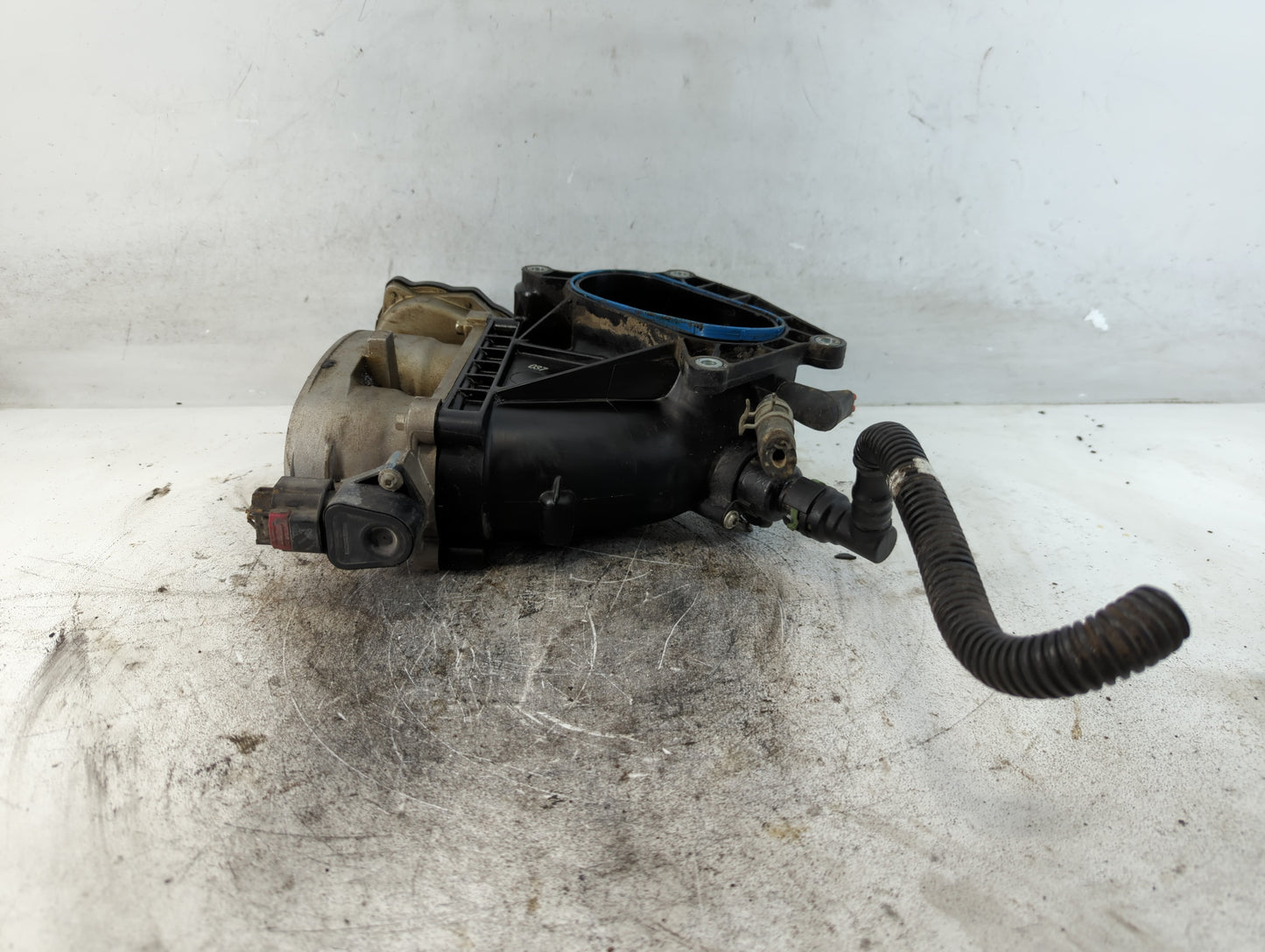 2005 Gmc F350 Throttle Body P/N:0631730 03 5C3E-BA Fits OEM Used Auto Parts - Oemusedautoparts1.com