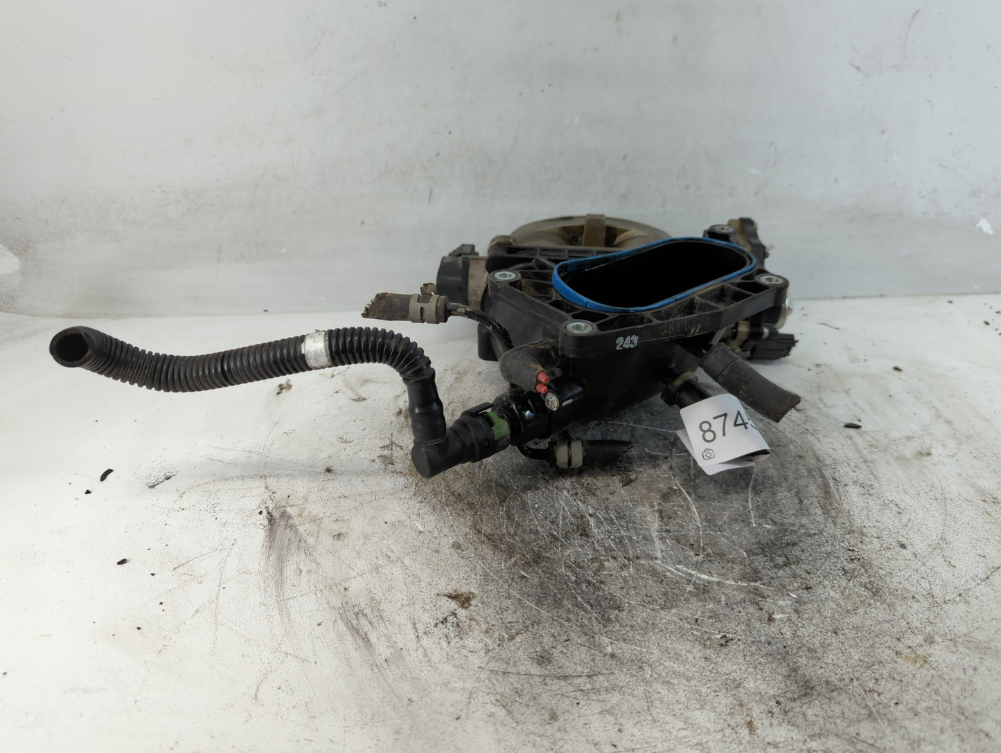 2005 Gmc F350 Throttle Body P/N:0631730 03 5C3E-BA Fits OEM Used Auto Parts - Oemusedautoparts1.com