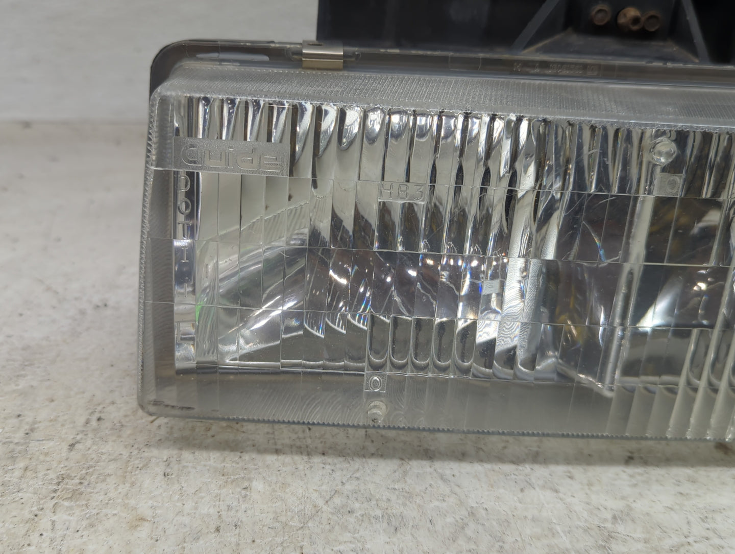 1995-2005 Gmc Safari Driver Left Oem Head Light Headlight Lamp - Oemusedautoparts1.com