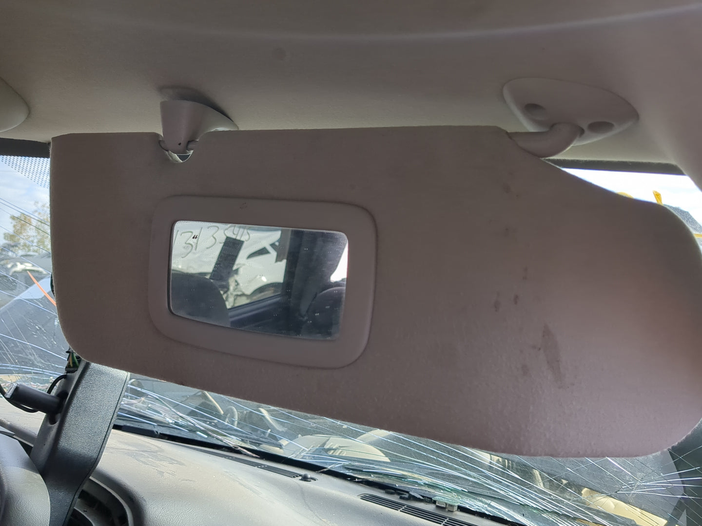 2003-2007 Gmc Sierra 1500 Sun Visor Shade Replacement Passenger Right Mirror Fits Fits 2003 2004 2005 2006 2007 OEM Used Aut