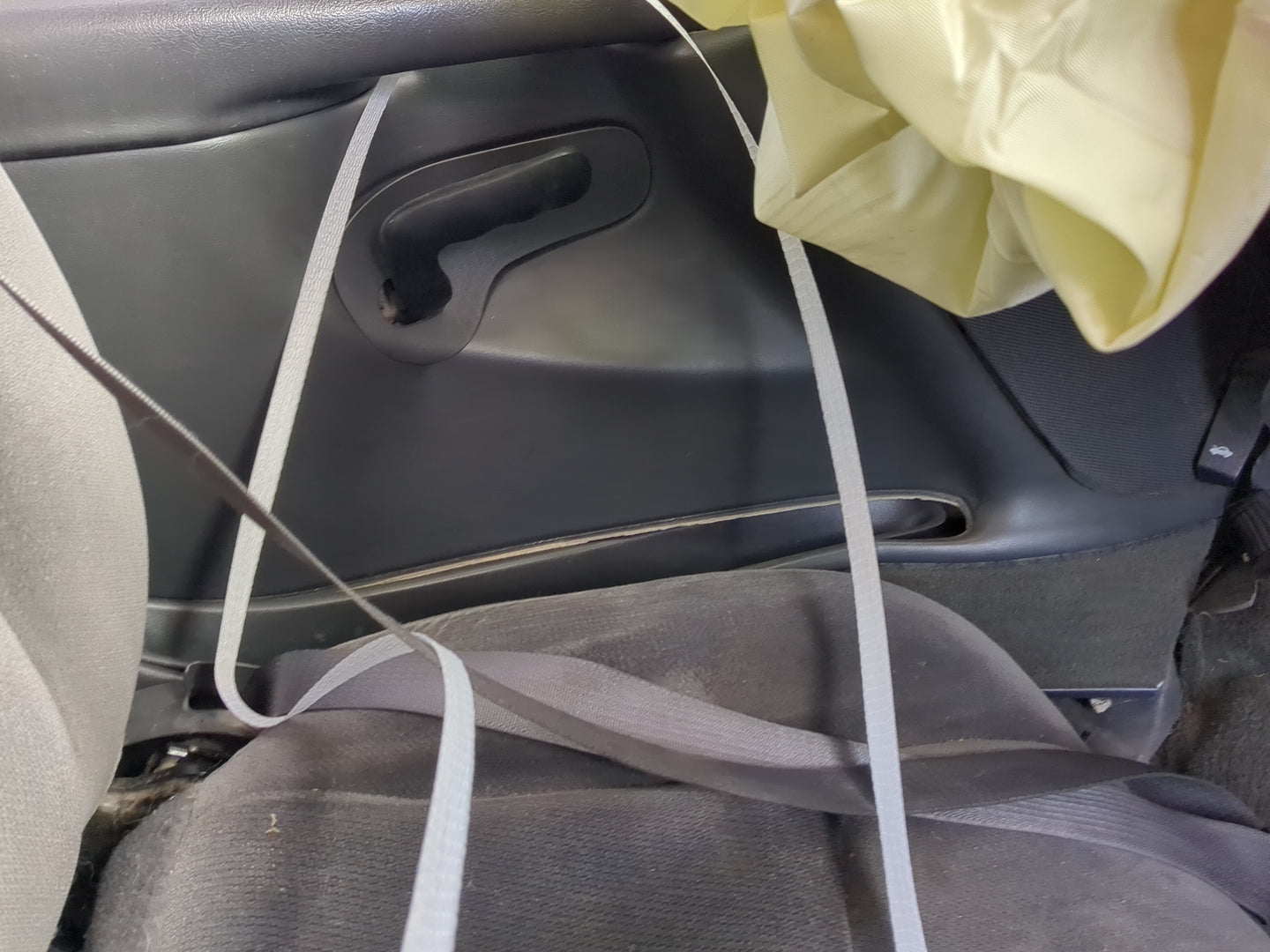 2005 Gmc Sierra 1500 Front Left Driver Interior Door Panel Trim - Oemusedautoparts1.com