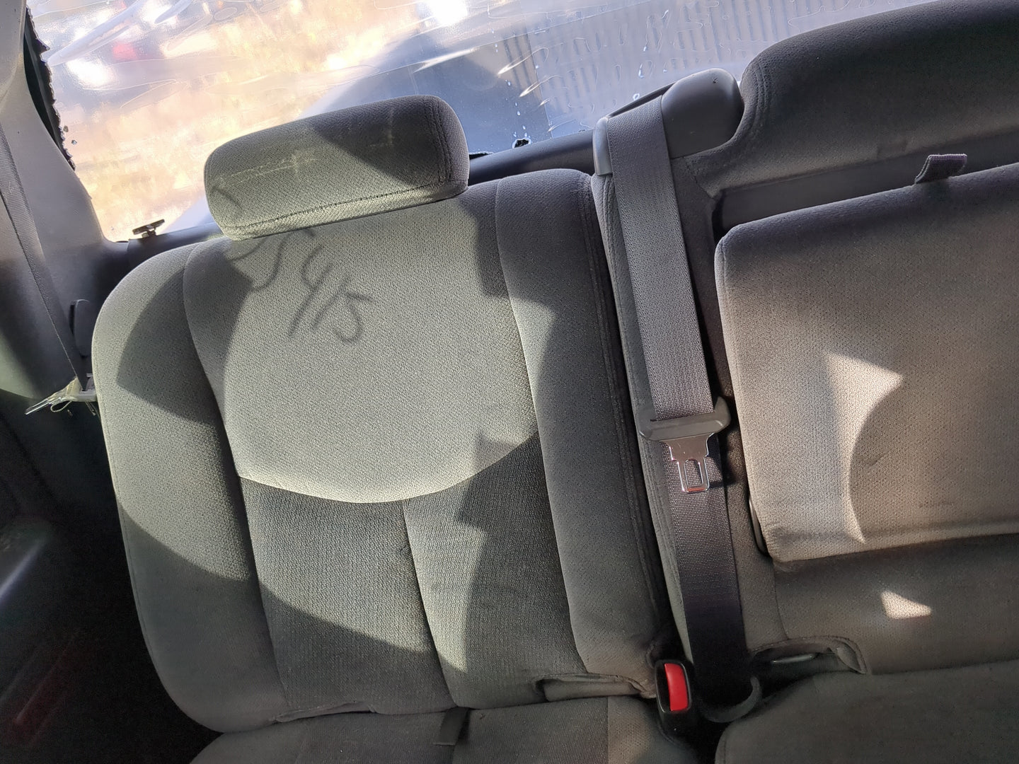 2005 Gmc Sierra 1500 Rear Seat Oem - Oemusedautoparts1.com
