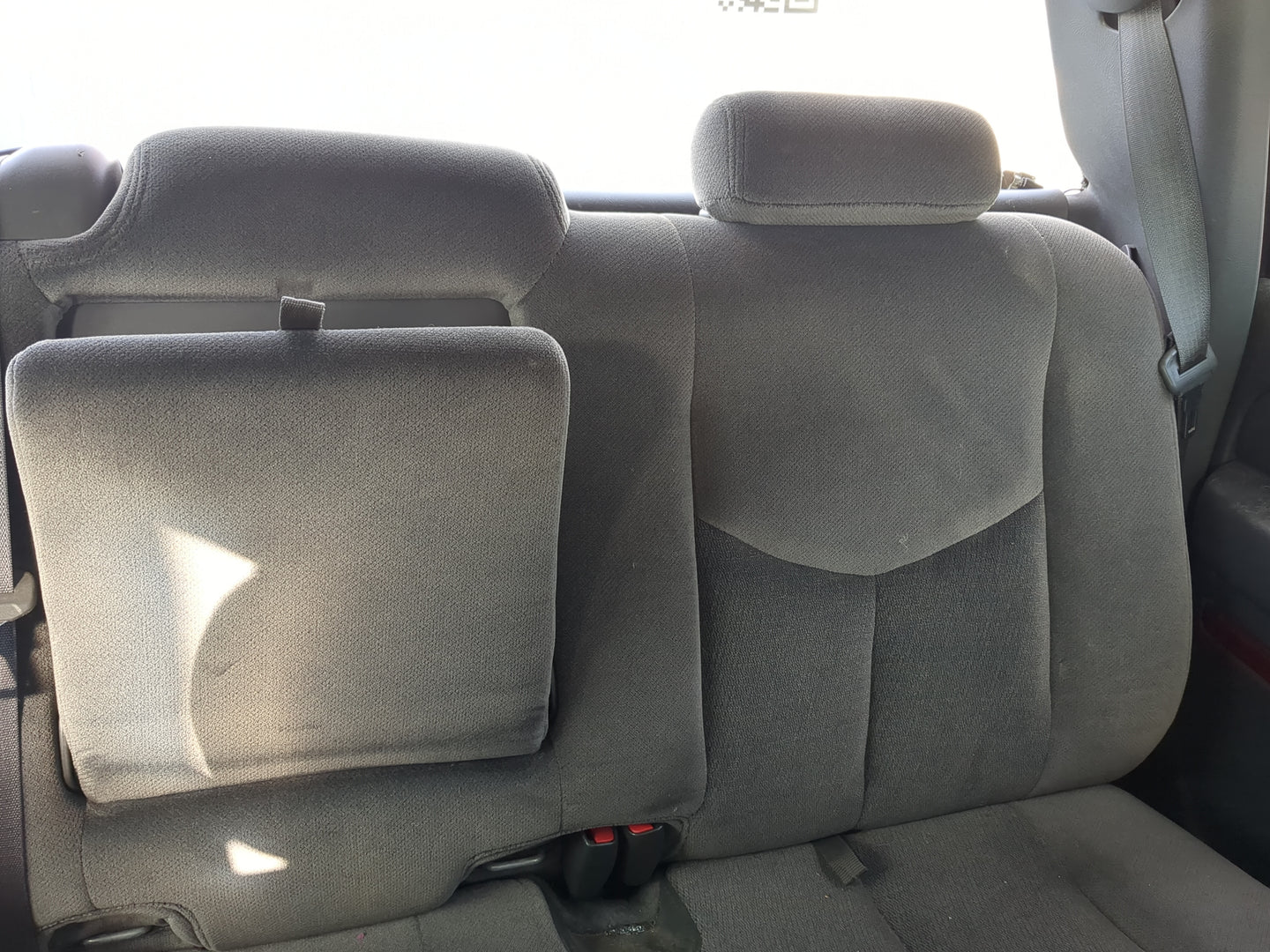 2005 Gmc Sierra 1500 Rear Seat Oem - Oemusedautoparts1.com