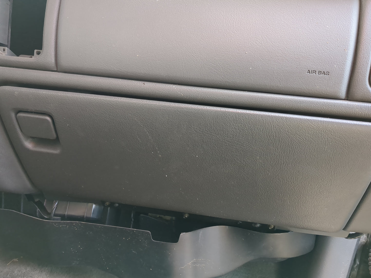 2005 Gmc Sierra 1500 Passenger Glove Box Door Storage Compartment - Oemusedautoparts1.com