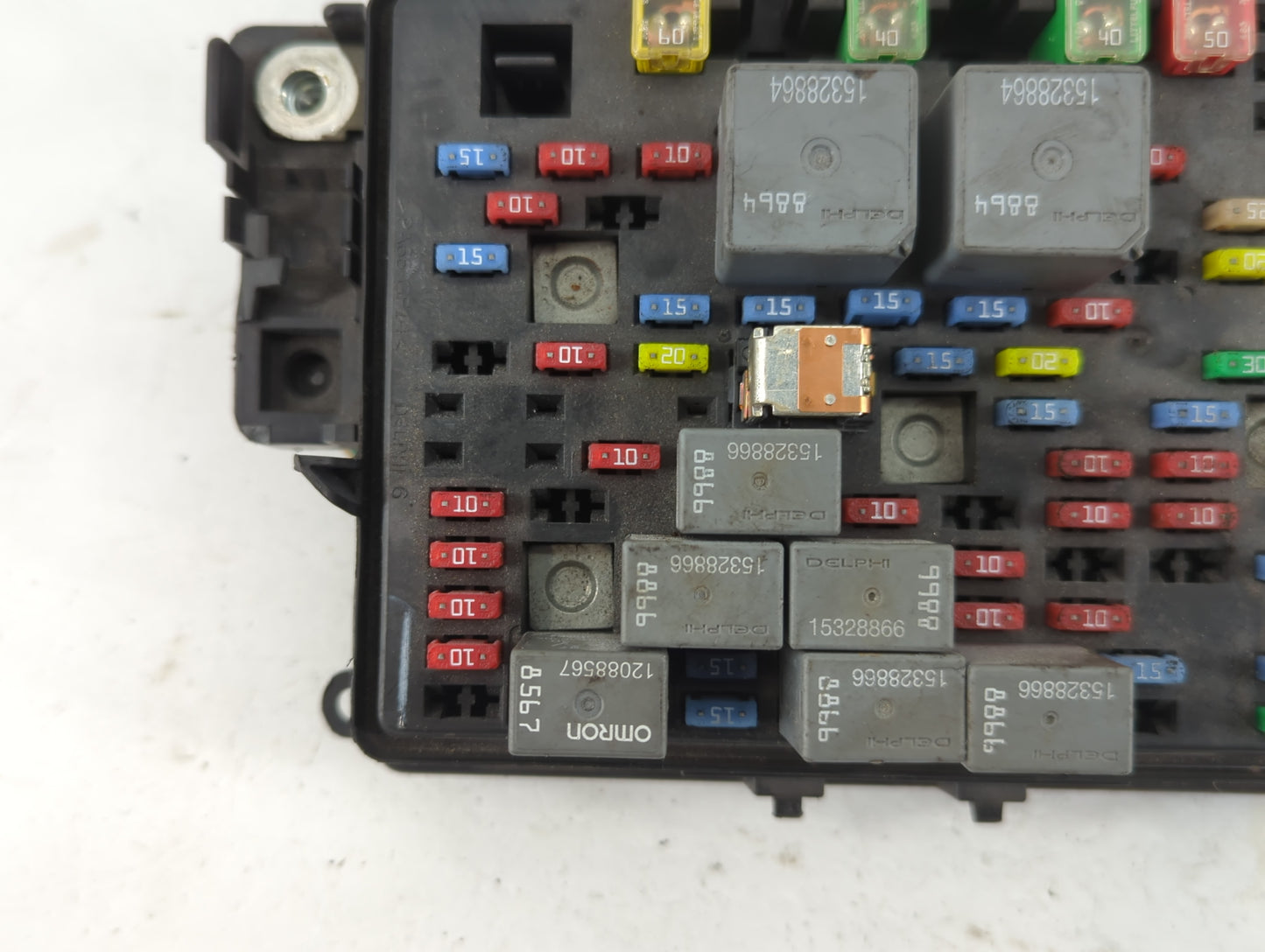 2003-2005 Gmc Sierra 1500 Fusebox Fuse Box Panel Relay Module Fits Fits 2003 2004 2005 2006 OEM Used Auto Parts - Oemusedaut