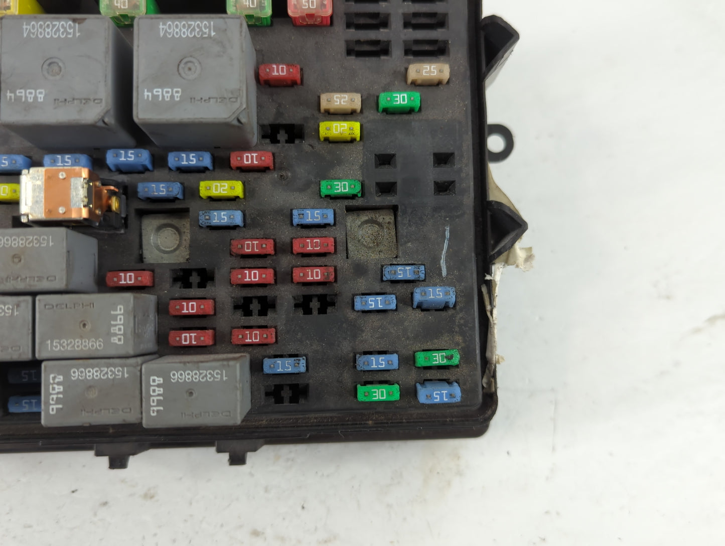 2003-2005 Gmc Sierra 1500 Fusebox Fuse Box Panel Relay Module Fits Fits 2003 2004 2005 2006 OEM Used Auto Parts - Oemusedaut