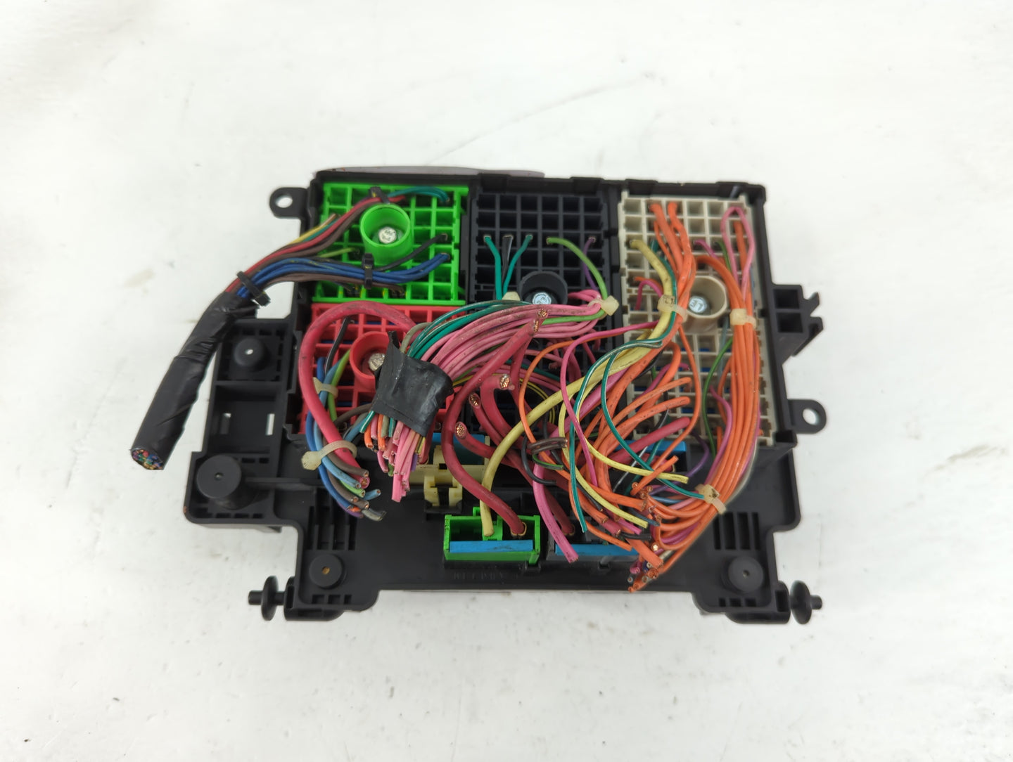 2003-2005 Gmc Sierra 1500 Fusebox Fuse Box Panel Relay Module Fits Fits 2003 2004 2005 2006 OEM Used Auto Parts - Oemusedaut