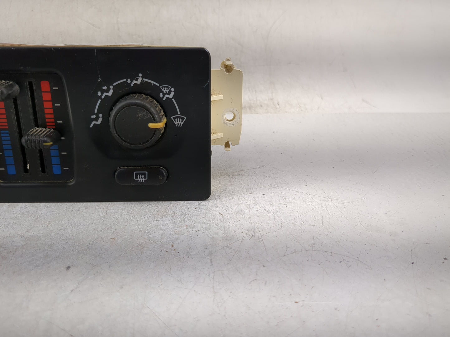 2005-2007 Gmc Sierra 1500 Climate Control Module Temperature AC/Heater Replacement P/N:10370034 Fits Fits 2005 2006 2007 OEM