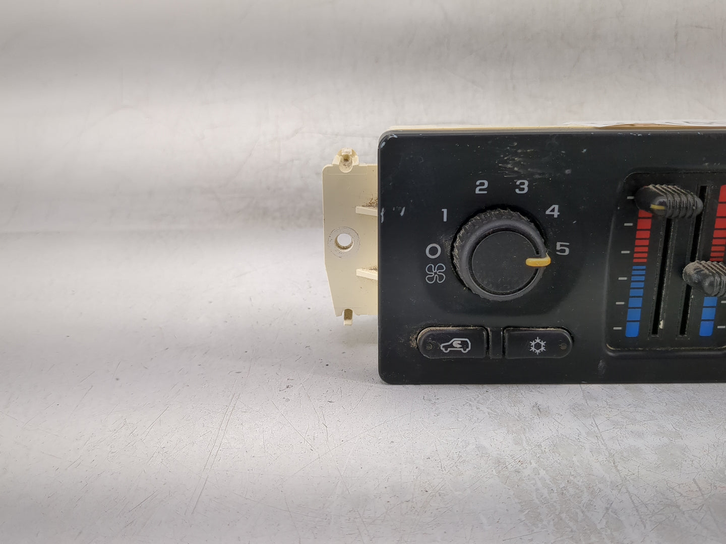 2005-2007 Gmc Sierra 1500 Climate Control Module Temperature AC/Heater Replacement P/N:10370034 Fits Fits 2005 2006 2007 OEM