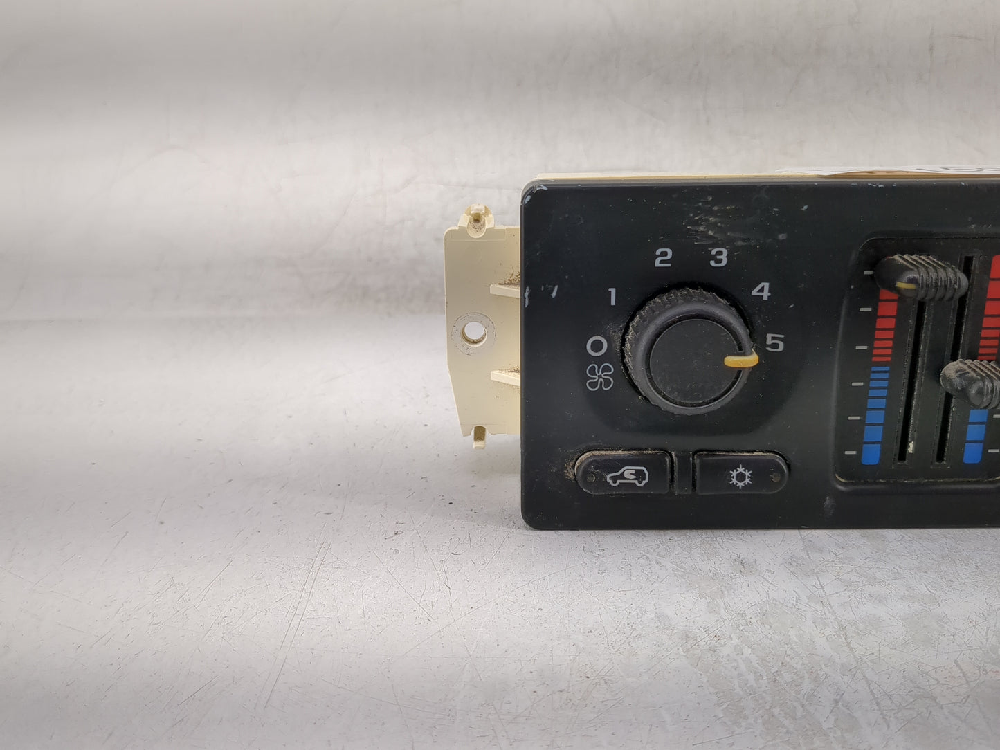 2005-2007 Gmc Sierra 1500 Climate Control Module Temperature AC/Heater Replacement P/N:10370034 Fits Fits 2005 2006 2007 OEM