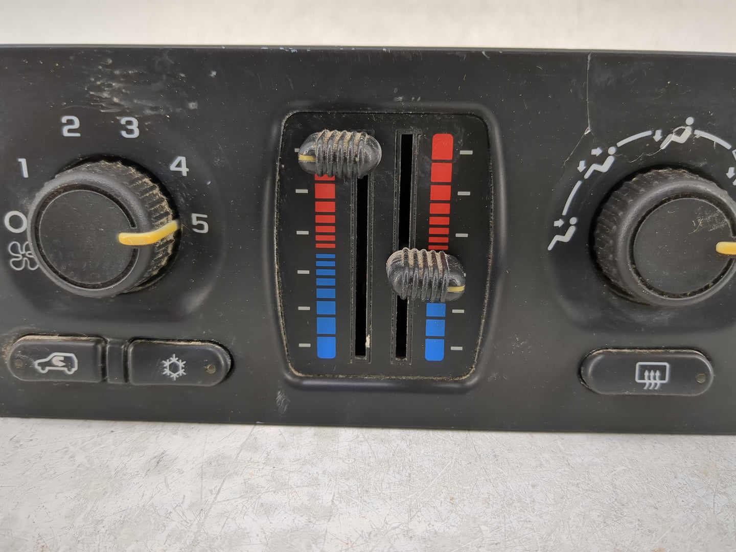 2005-2007 Gmc Sierra 1500 Climate Control Module Temperature AC/Heater Replacement P/N:10370034 Fits Fits 2005 2006 2007 OEM