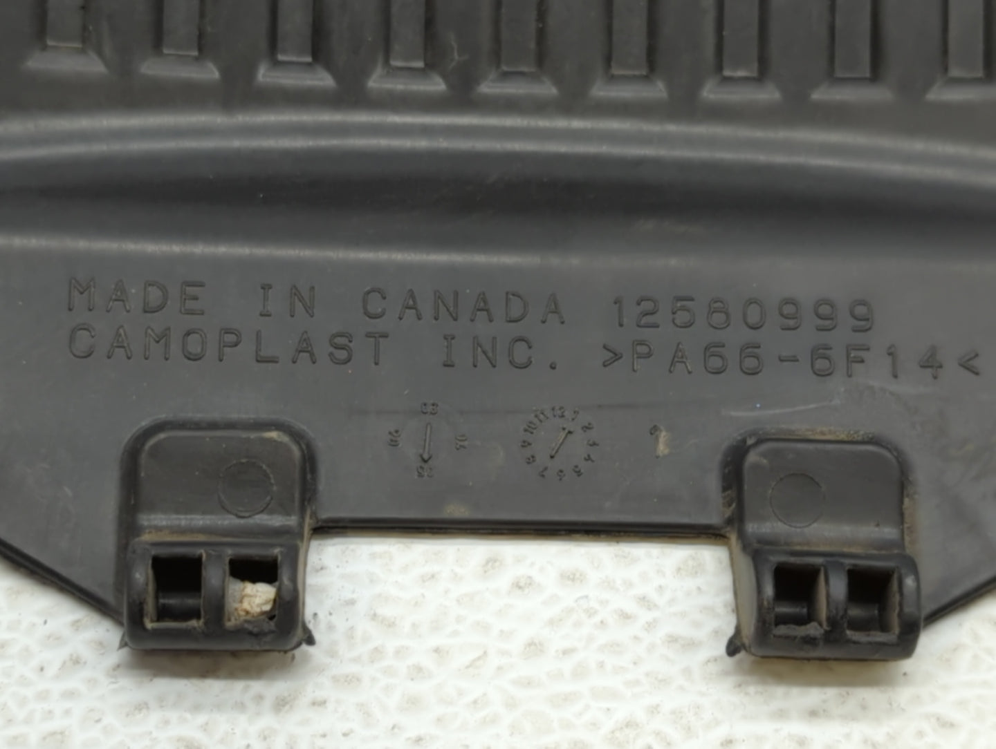 2005 Gmc Sierra 1500 Engine Cover - Oemusedautoparts1.com