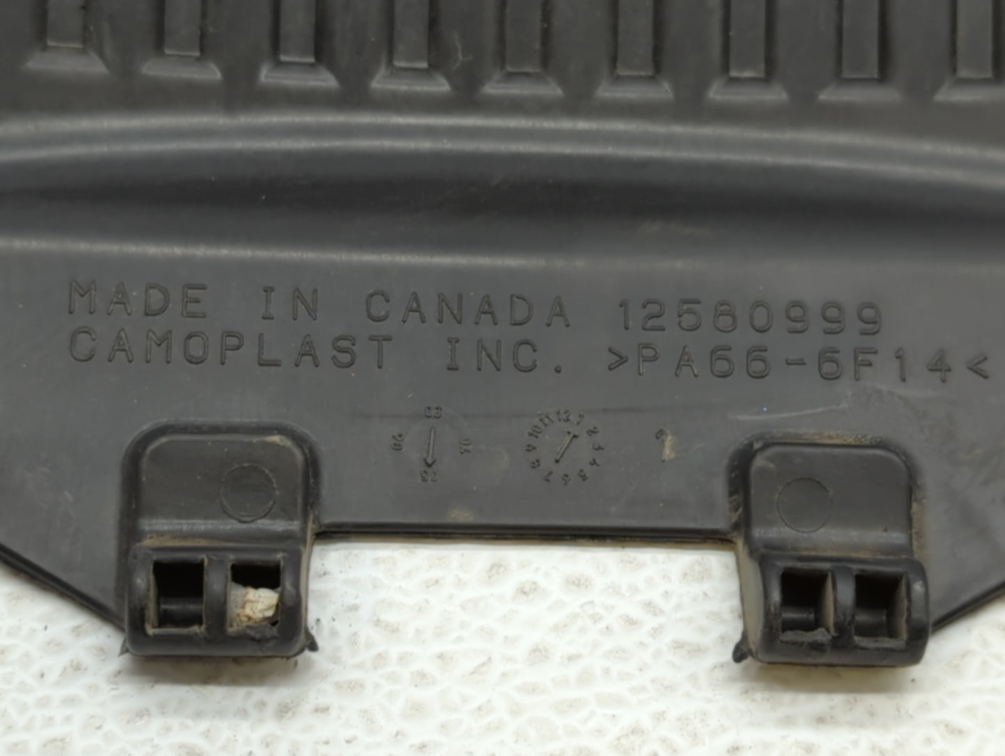 2005 Gmc Sierra 1500 Engine Cover - Oemusedautoparts1.com